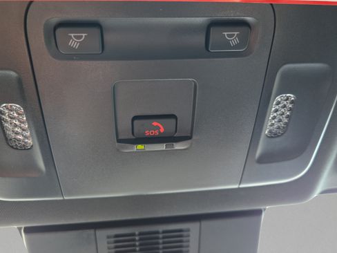 Used 2025 Toyota Camry SE FWD image 29