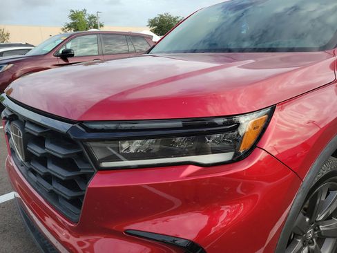 Used 2023 Honda Pilot Sport image 5