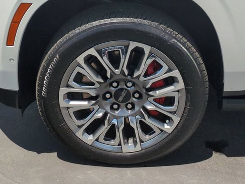 Used 2025 GMC Yukon Denali Ultimate w/ LPO, Floor Liner Package AWD/4WD image 34