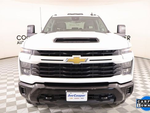 Used 2024 Chevrolet Silverado 2500 Custom w/ Custom Convenience Package image 8