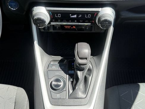 Used 2021 Toyota RAV4 XLE w/ Convenience Package AWD/4WD image 24