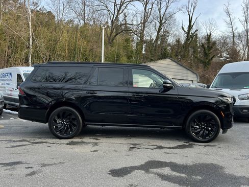 New 2025 Lincoln Navigator L Reserve w/ Jet Appearance Package image 3