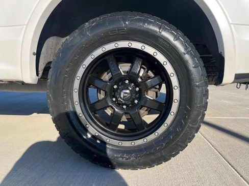 Used 2018 Ford F150 Platinum w/ Equipment Group 701A Luxury image 9