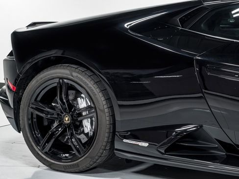 Used 2020 Lamborghini Huracan EVO RWD image 45