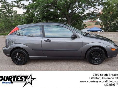 Used 2003 Ford Focus ZX3 Hatchback FWD image 8