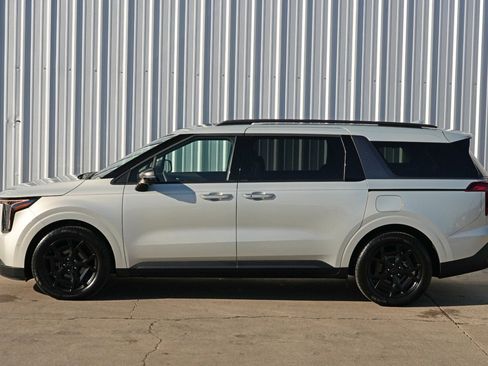 Used 2025 Kia Carnival SX w/ SX Dark Edition Package image 49