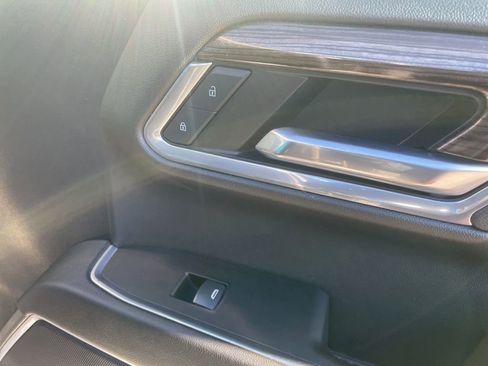 Used 2025 Chevrolet Silverado 1500 LT image 31