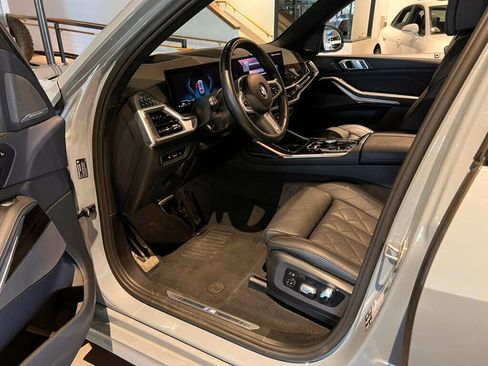 Used 2024 BMW X7 xDrive40i w/ M Sport Package AWD/4WD image 14