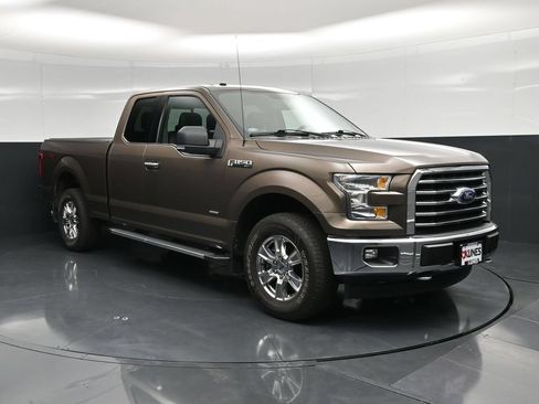 Used 2017 Ford F150 XLT w/ Equipment Group 302A Luxury AWD/4WD image 8