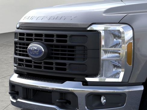 New 2026 Ford F250 XL AWD/4WD image 17