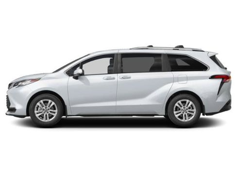 Used 2025 Toyota Sienna Limited AWD/4WD image 4