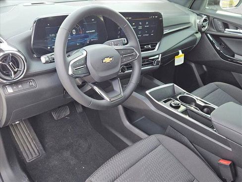 New 2026 Chevrolet Equinox LT image 3