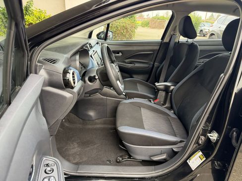 Used 2025 Nissan Versa SV image 27
