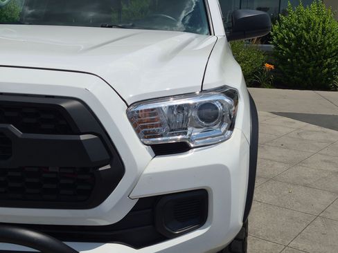 Used 2022 Toyota Tacoma SR w/ SX Package AWD/4WD image 12