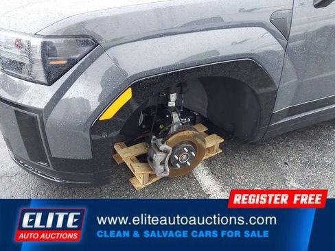 Used 2025 Hyundai Santa Fe Calligraphy image 11