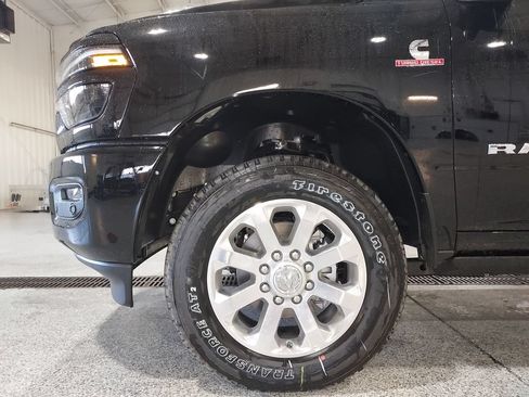 New 2026 RAM 2500 Laramie AWD/4WD image 16