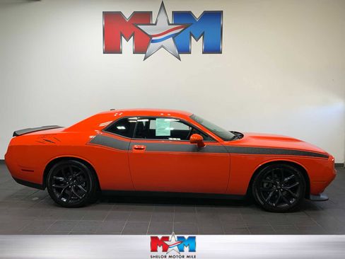 Used 2021 Dodge Challenger GT w/ Driver Convenience Group RWD image 1
