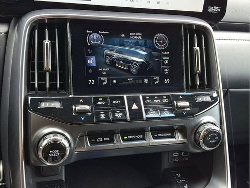 Used 2024 Lexus LX 600 F Sport AWD/4WD image 20