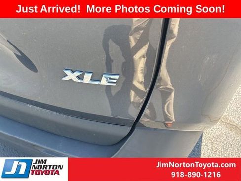 Used 2023 Toyota RAV4 XLE Premium image 7