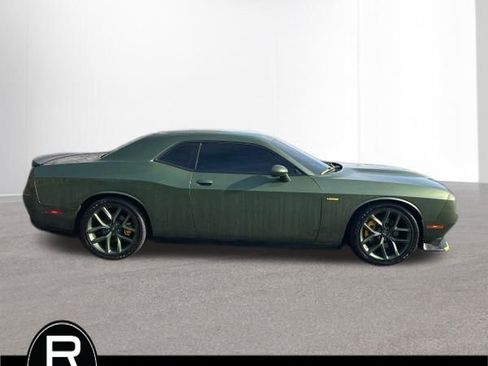 Used 2022 Dodge Challenger R/T w/ Driver Convenience Group image 6
