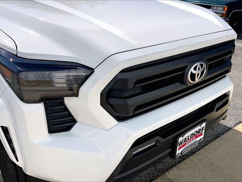 Used 2025 Toyota Tacoma SR5 RWD image 34