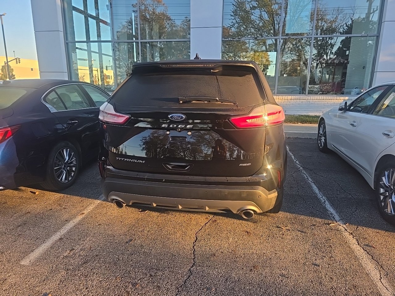 Used 2022 Ford Edge Titanium AWD/4WD image 3