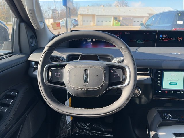 New 2025 Lincoln Navigator Reserve AWD/4WD image 15