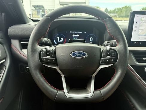 Used 2025 Ford Explorer ST-Line w/ ST-Line Street Pack AWD/4WD image 14