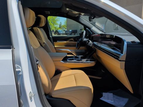 Used 2026 Cadillac Escalade IQ Sport 2 AWD/4WD image 37
