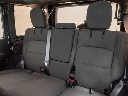 Used 2023 Jeep Wrangler Unlimited w/ Cold Weather Group AWD/4WD image 26