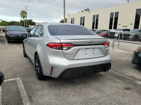 Used 2025 Toyota Corolla SE FWD image 3