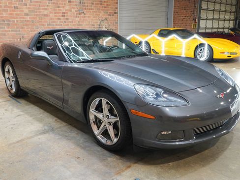 Used 2011 Chevrolet Corvette Coupe w/ Preferred Equipment Group RWD image 39