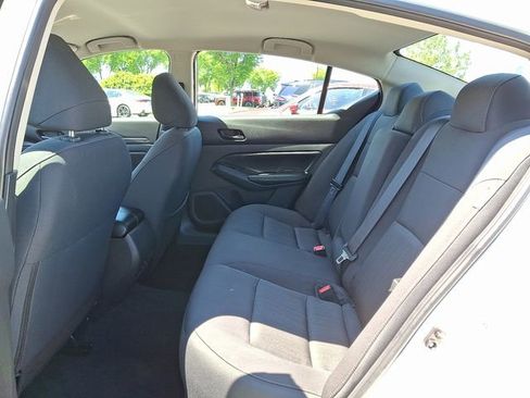 Used 2025 Nissan Altima 2.5 SV FWD image 10