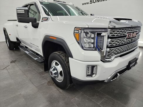 Used 2022 GMC Sierra 3500 Denali w/ Denali Ultimate Package image 2