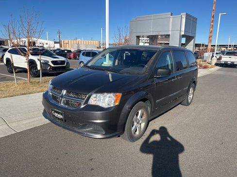 Used 2016 Dodge Grand Caravan SE w/ SE Plus Package image 17