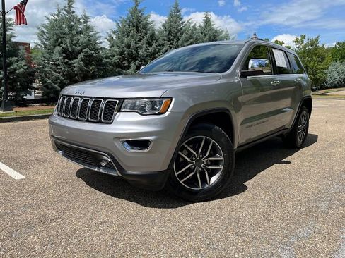 Used 2019 Jeep Grand Cherokee Limited AWD/4WD image 52
