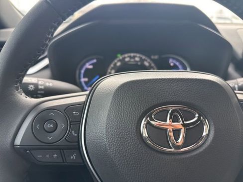 Used 2025 Toyota RAV4 XSE image 17