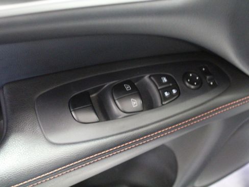 Used 2019 Nissan Pathfinder SL image 22