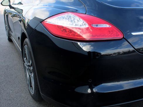 Used 2013 Porsche Panamera S image 12