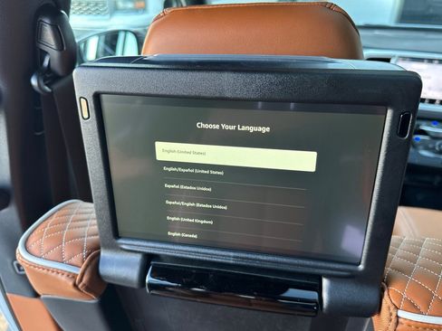 New 2026 Chrysler Pacifica Pinnacle image 17