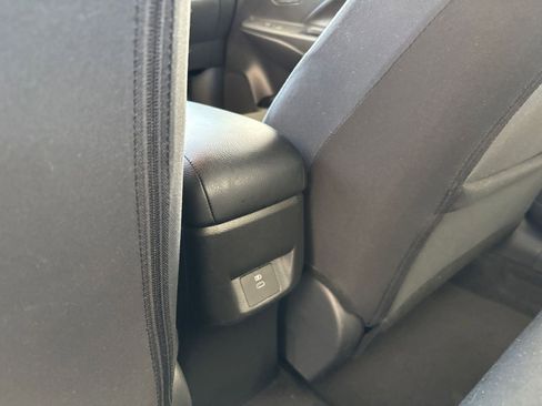 Used 2025 Nissan Versa SV FWD image 23