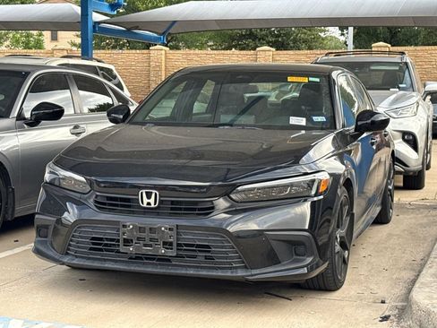 Used 2023 Honda Civic Sport image 1
