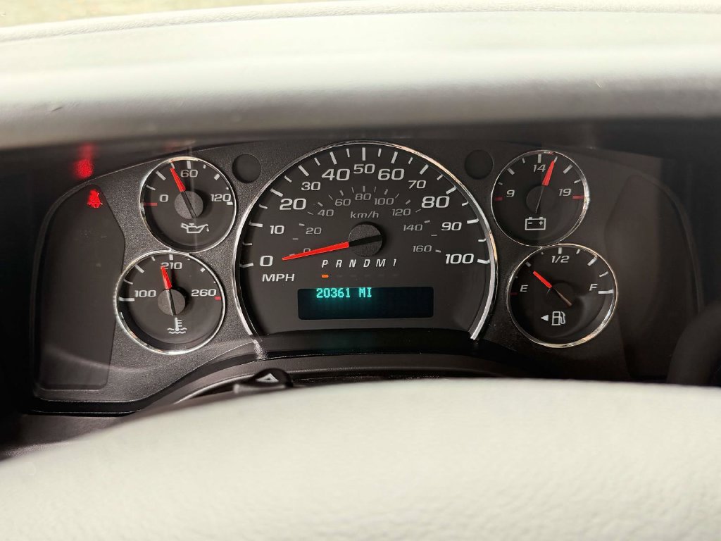 Used 2025 Chevrolet Express 2500 w/ Driver Convenience Package RWD image 27