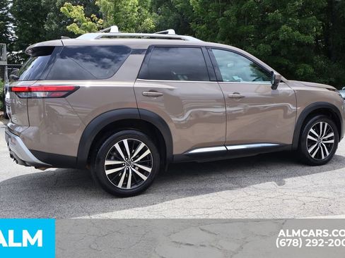 Used 2023 Nissan Pathfinder Platinum w/ Cargo Package AWD/4WD image 6