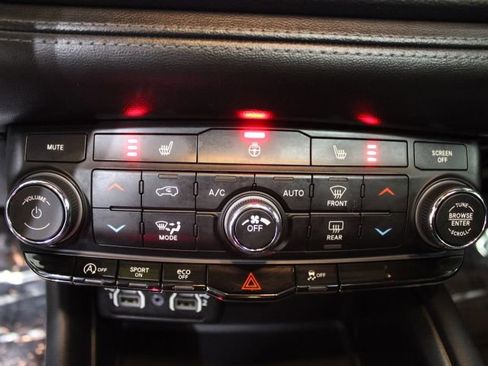 Used 2024 Dodge Durango SXT image 37