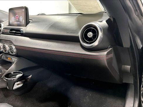 Used 2018 MAZDA MX-5 Miata Grand Touring image 19