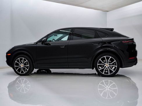 Certified 2023 Porsche Cayenne S AWD/4WD image 2