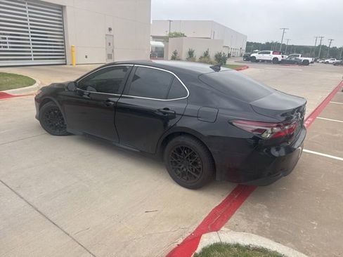 Used 2023 Toyota Camry LE FWD image 5