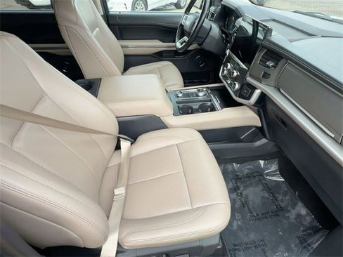 Used 2024 Ford Expedition Max XLT image 30