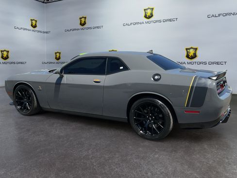 Used 2018 Dodge Challenger R/T Scat Pack w/ Dynamics Package RWD image 8